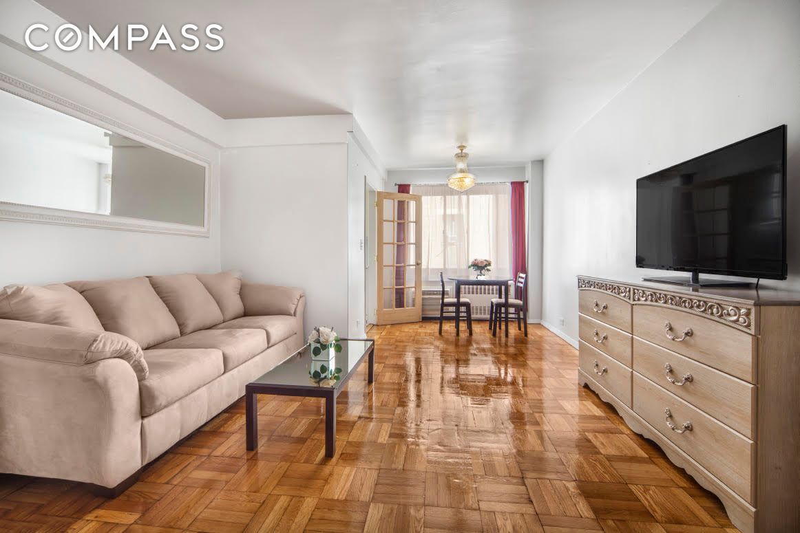 225 E 46th Street 4K