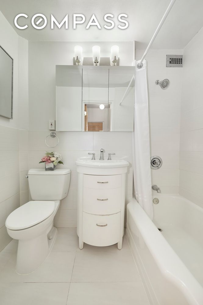 225 E 46th Street 4K