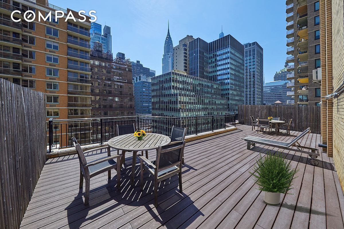 225 E 46th Street 4K