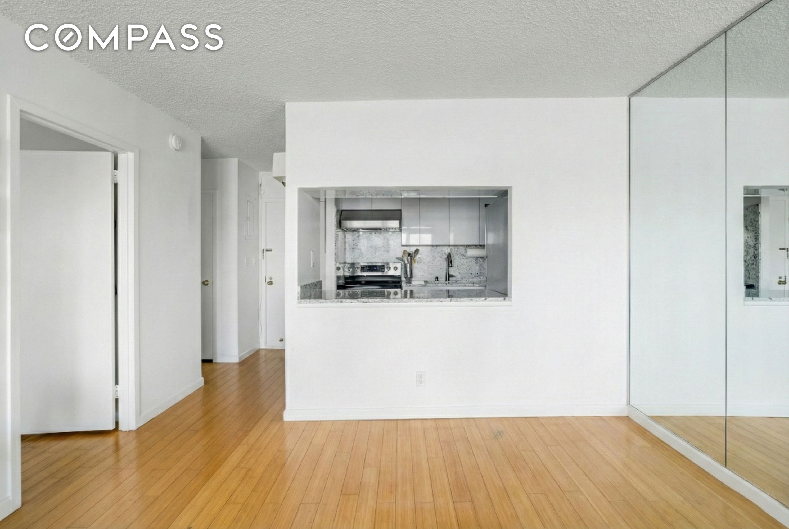 2540 Shore Boulevard 4S