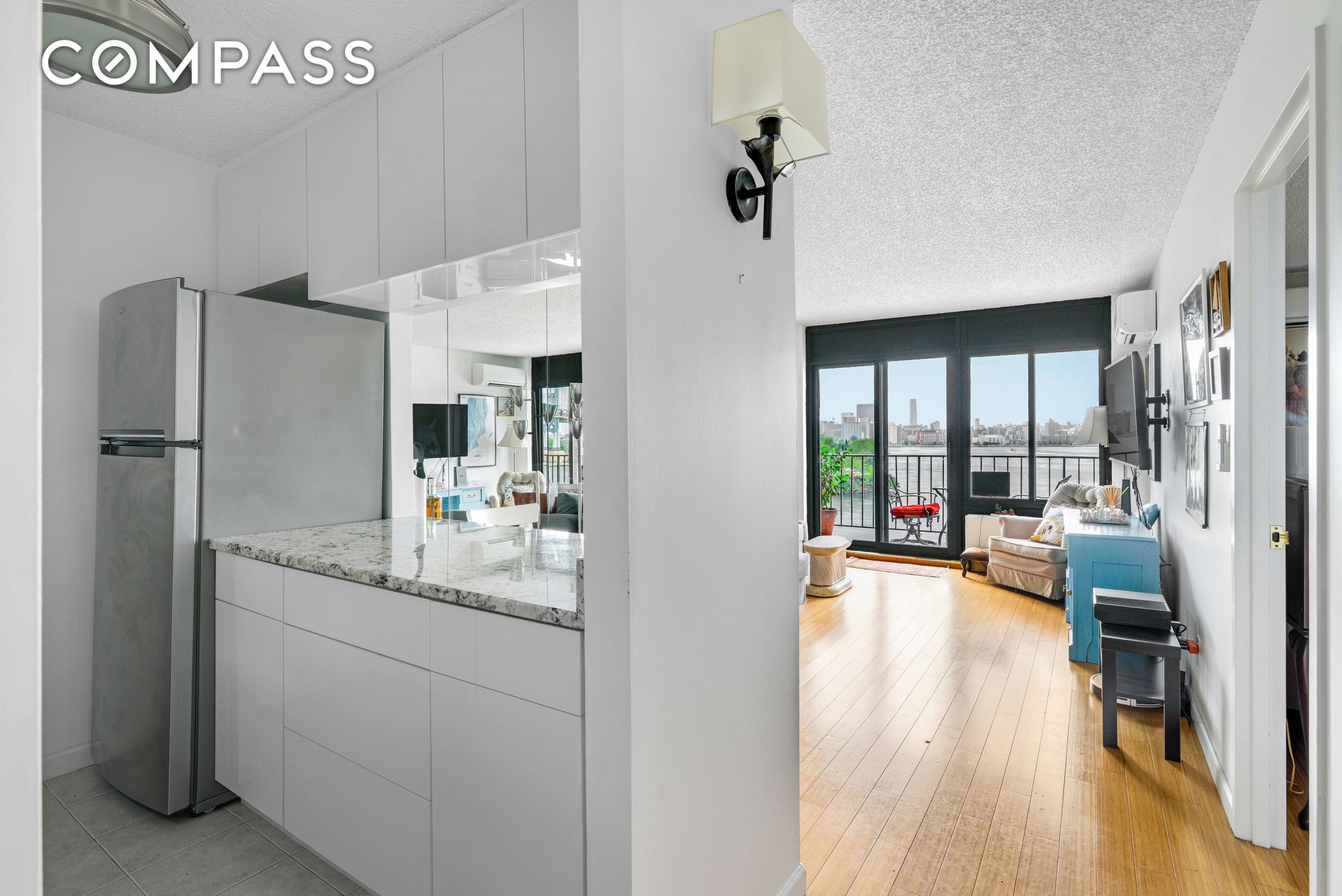 2540 Shore Boulevard 4S