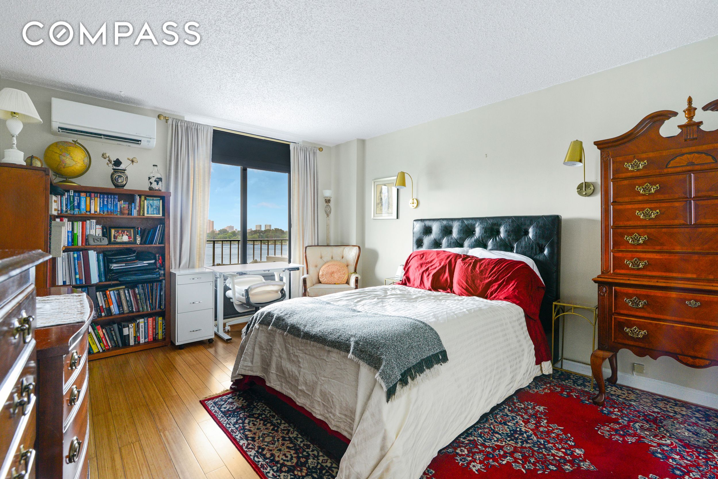 2540 Shore Boulevard 4S