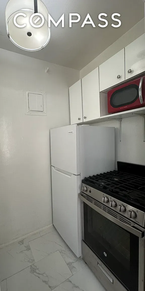 225 E 46th Street 8J