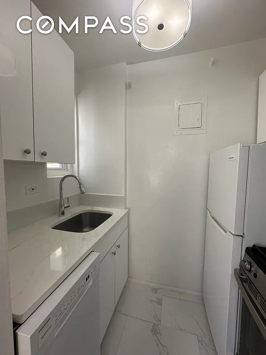 225 E 46th Street 8J