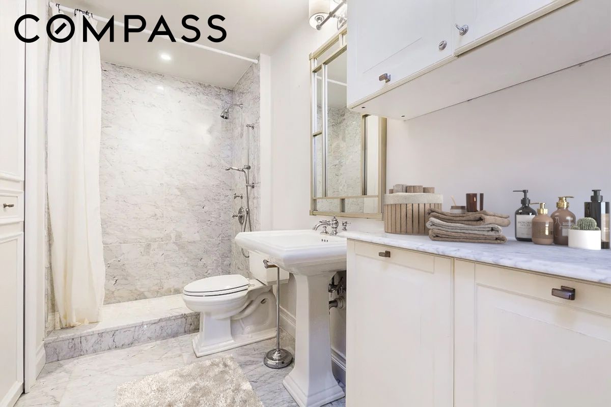 49 E 63rd Street Garden, Duplex , 3F