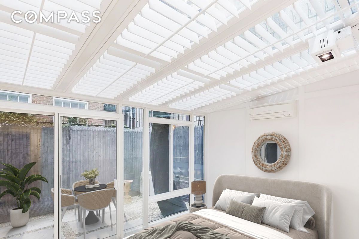 49 E 63rd Street Garden, Duplex , 3F