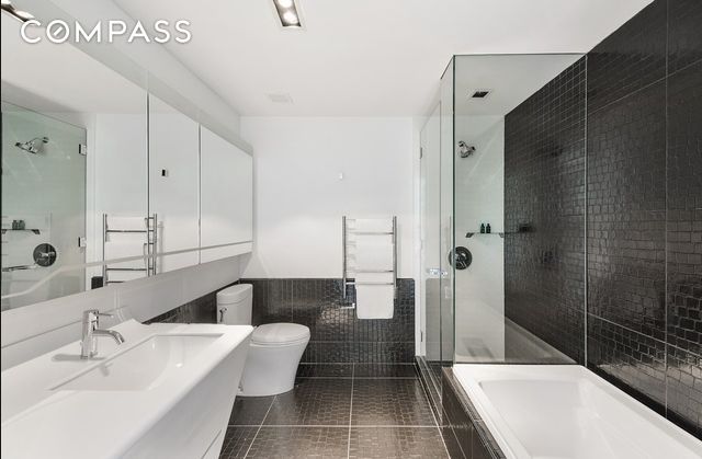 123 Washington Street 52F