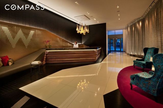 123 Washington Street 52F