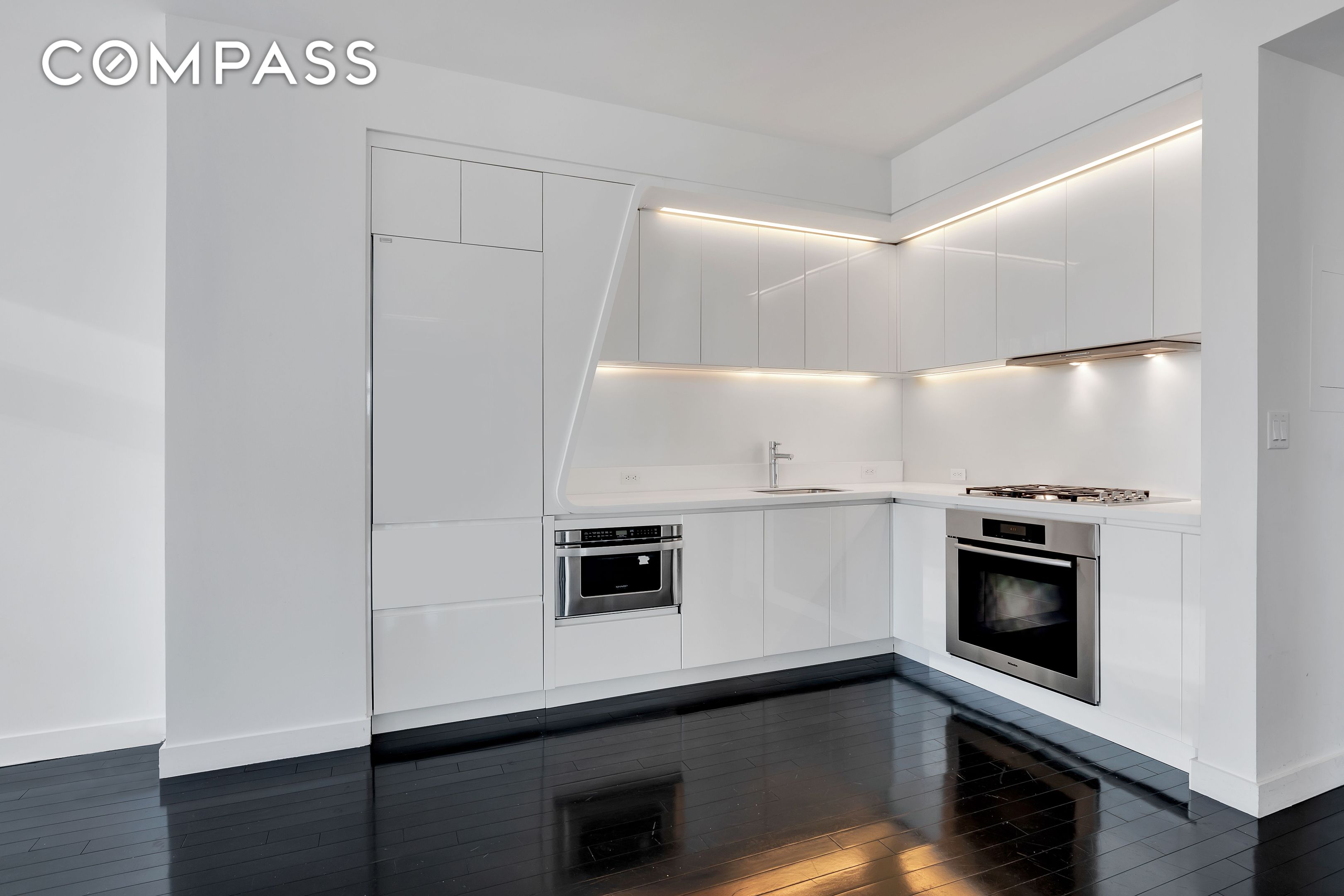 123 Washington Street 52F