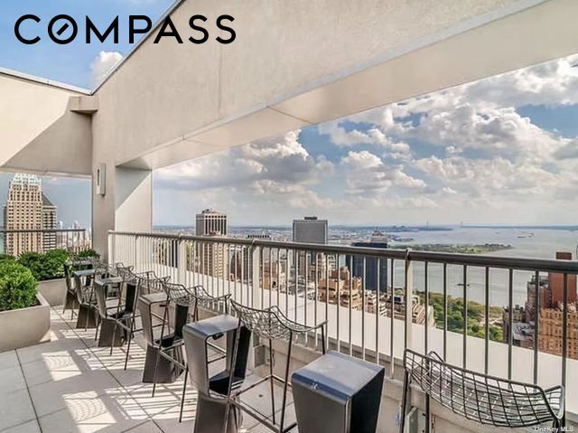 123 Washington Street 52F