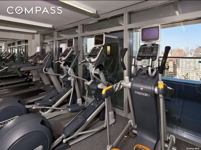 123 Washington Street 52F