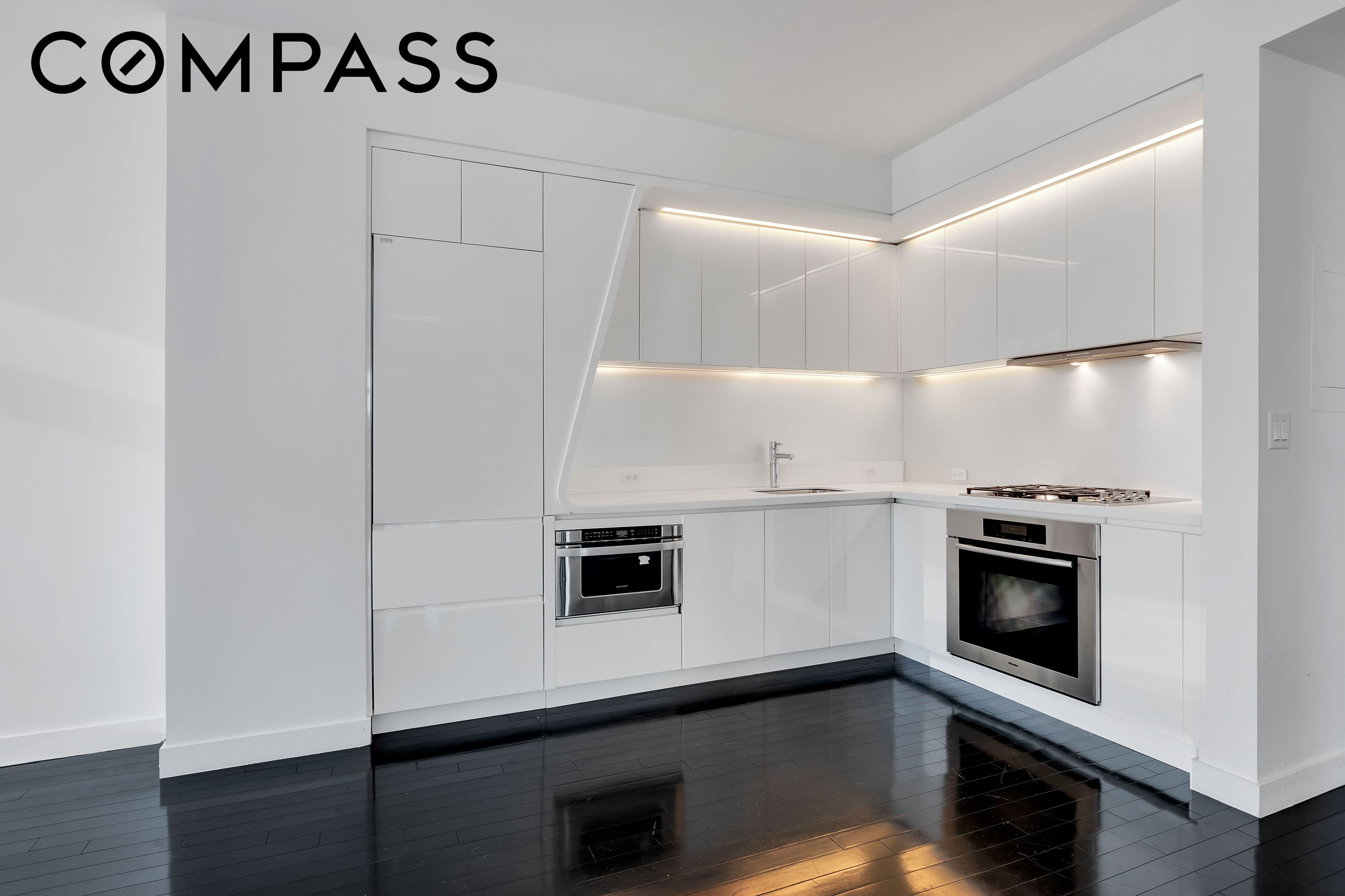 123 Washington Street 52F