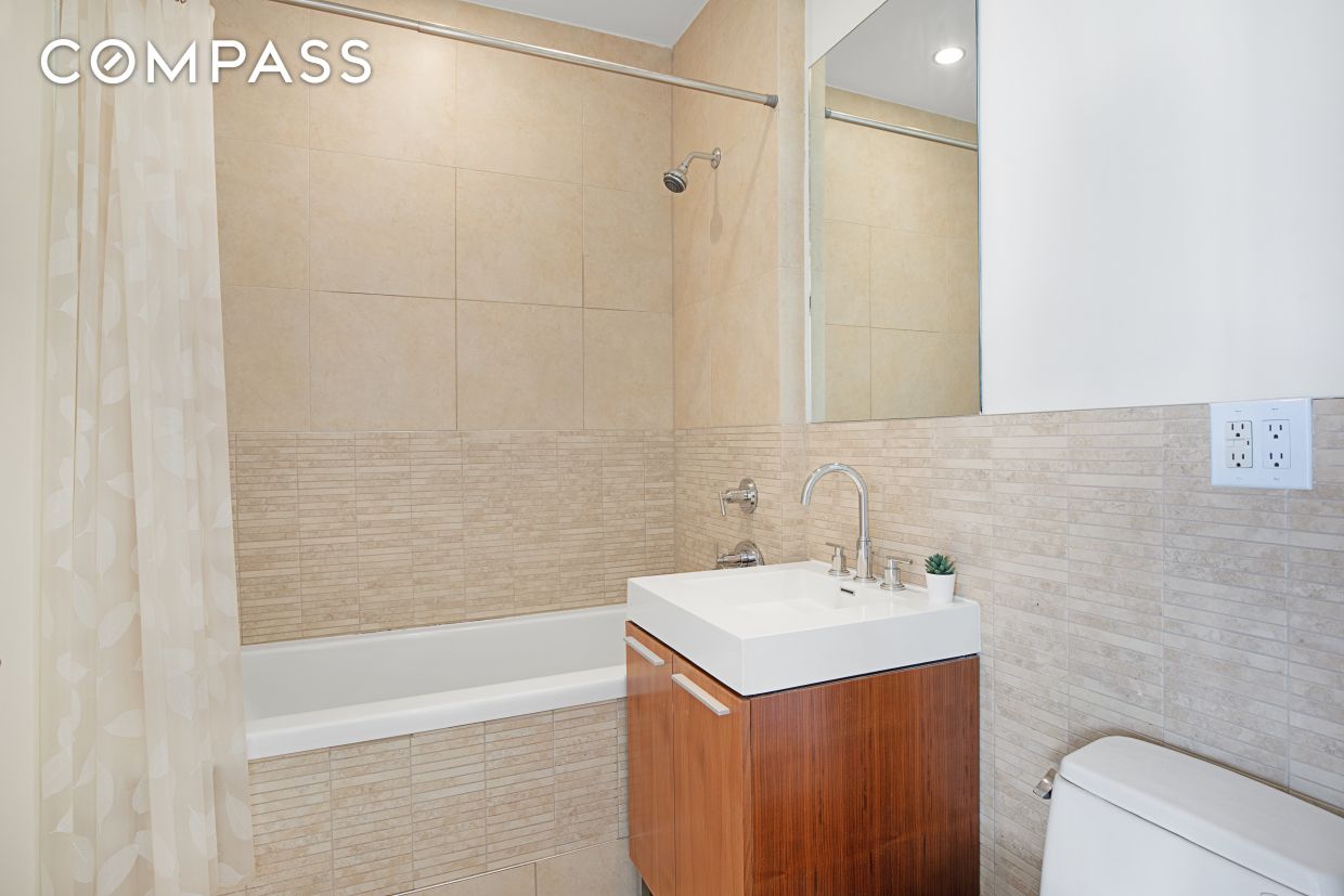 20 Bayard Street 12A