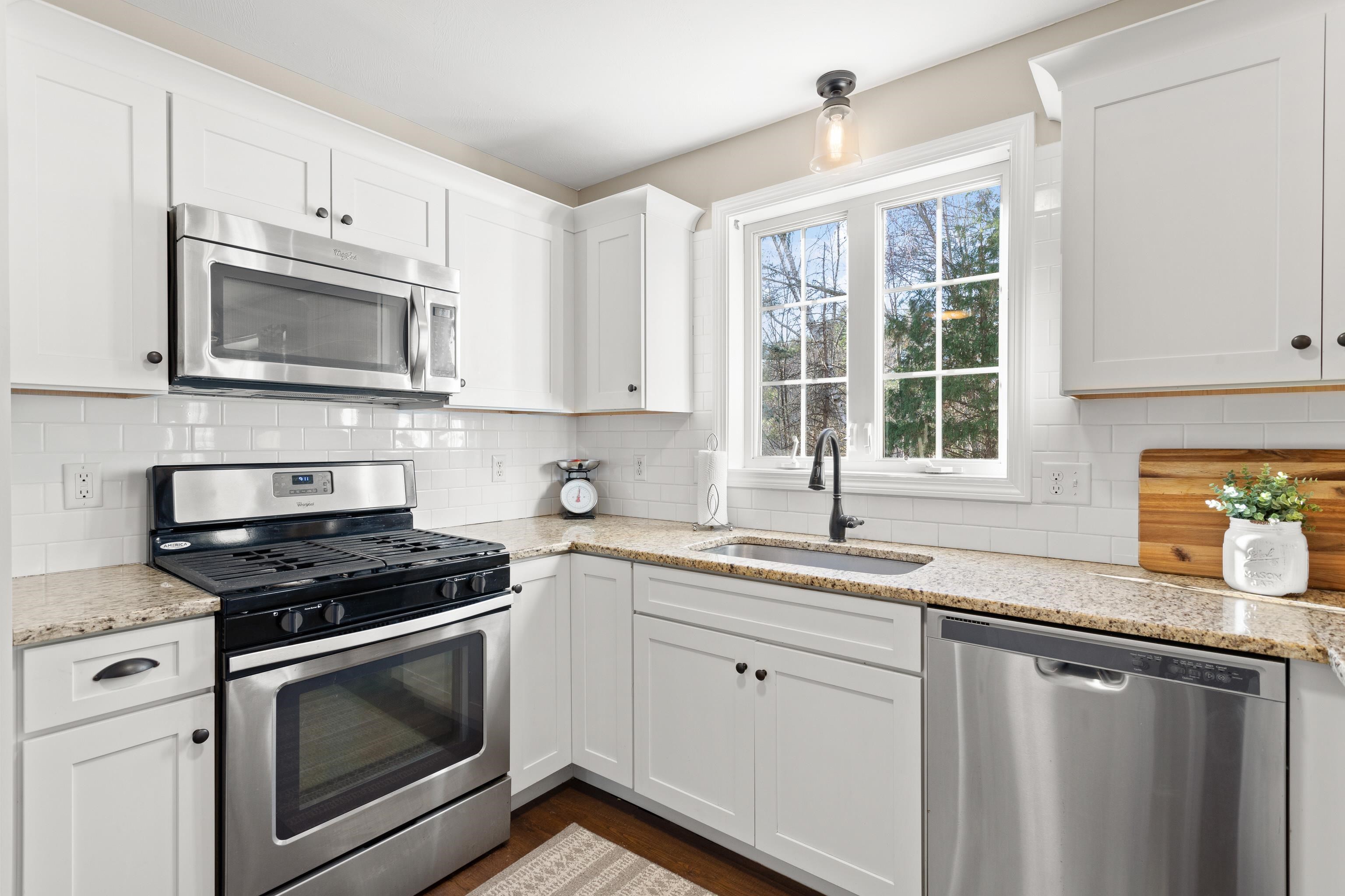 491 Mammoth Road Unit: 12