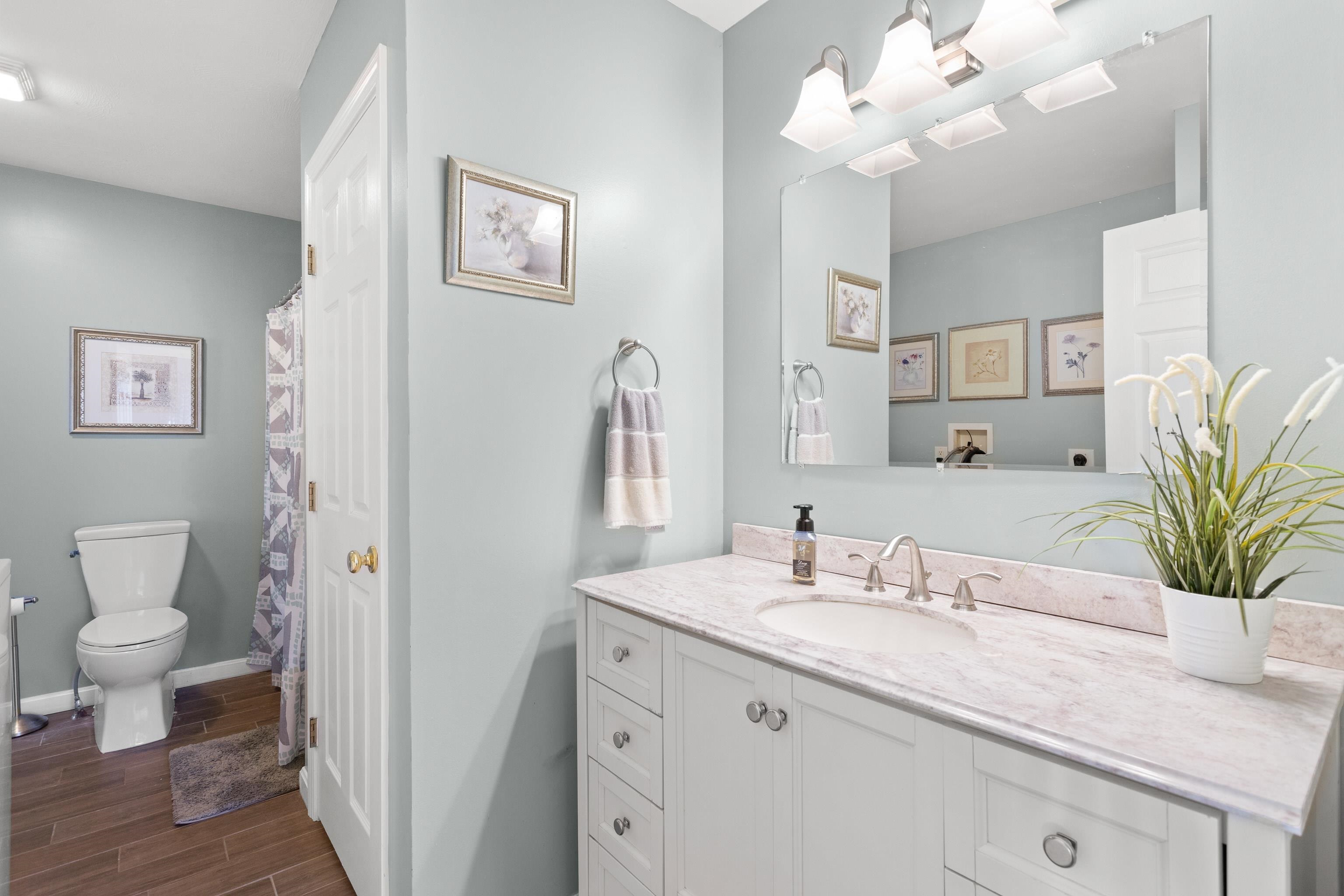 491 Mammoth Road Unit: 12