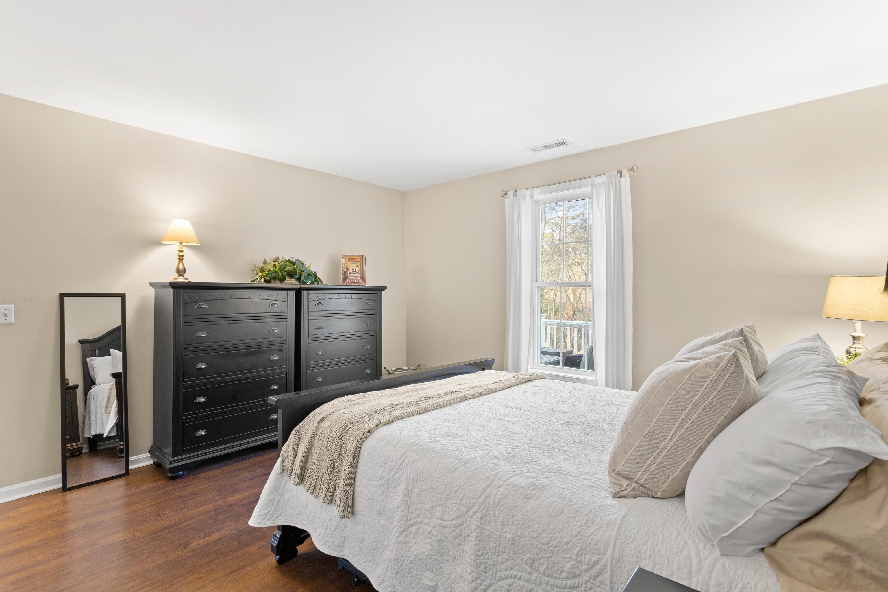 491 Mammoth Road Unit: 12
