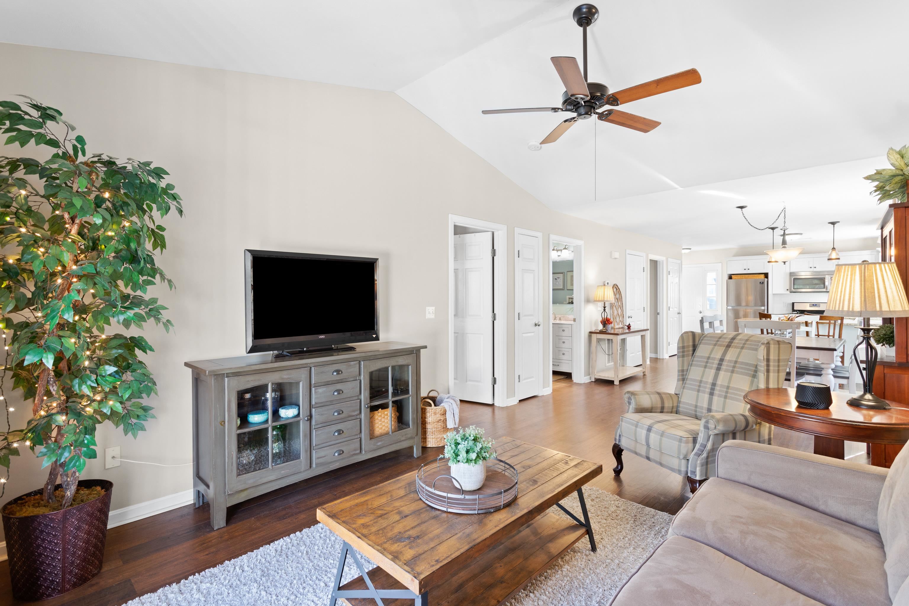 491 Mammoth Road Unit: 12