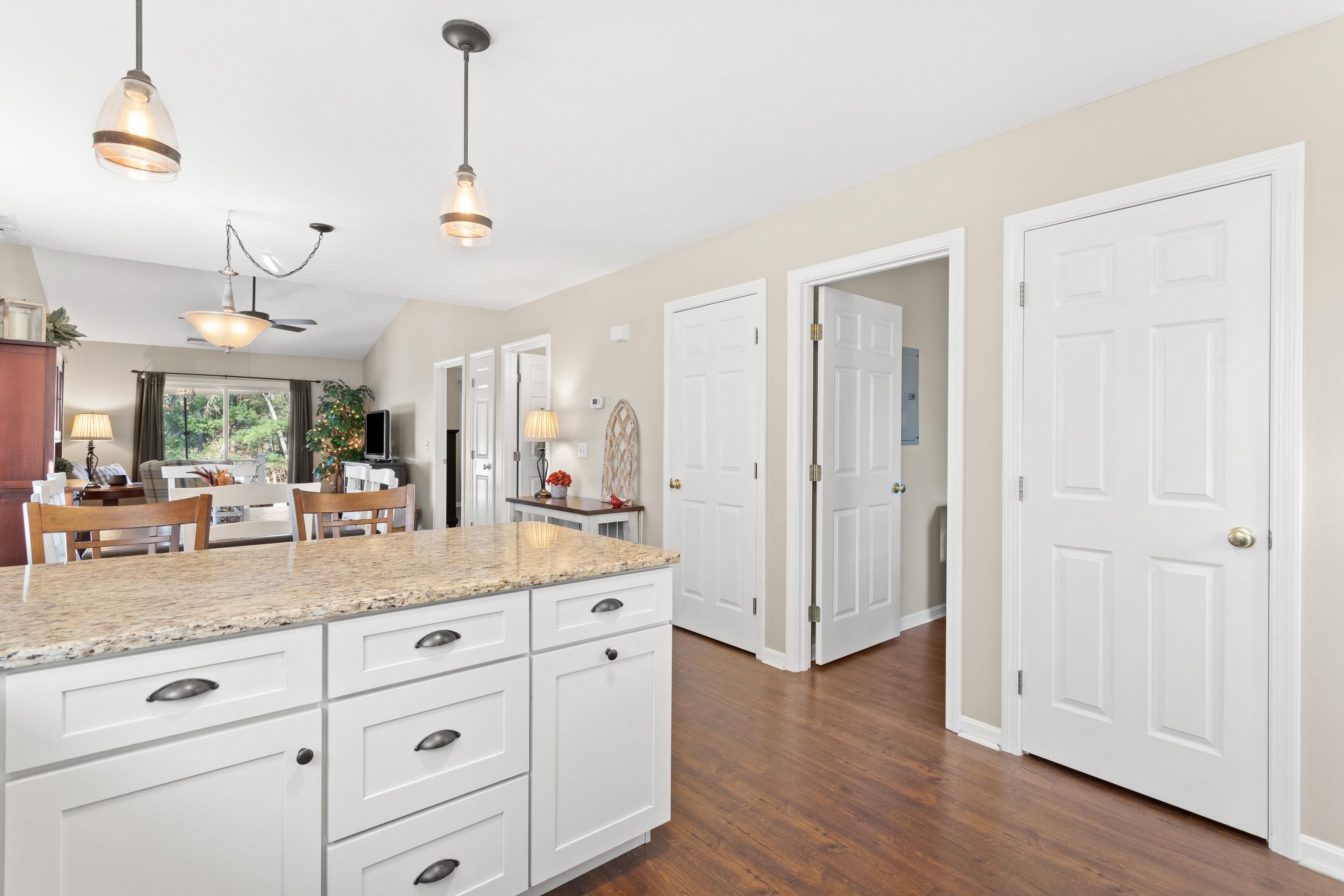 491 Mammoth Road Unit: 12