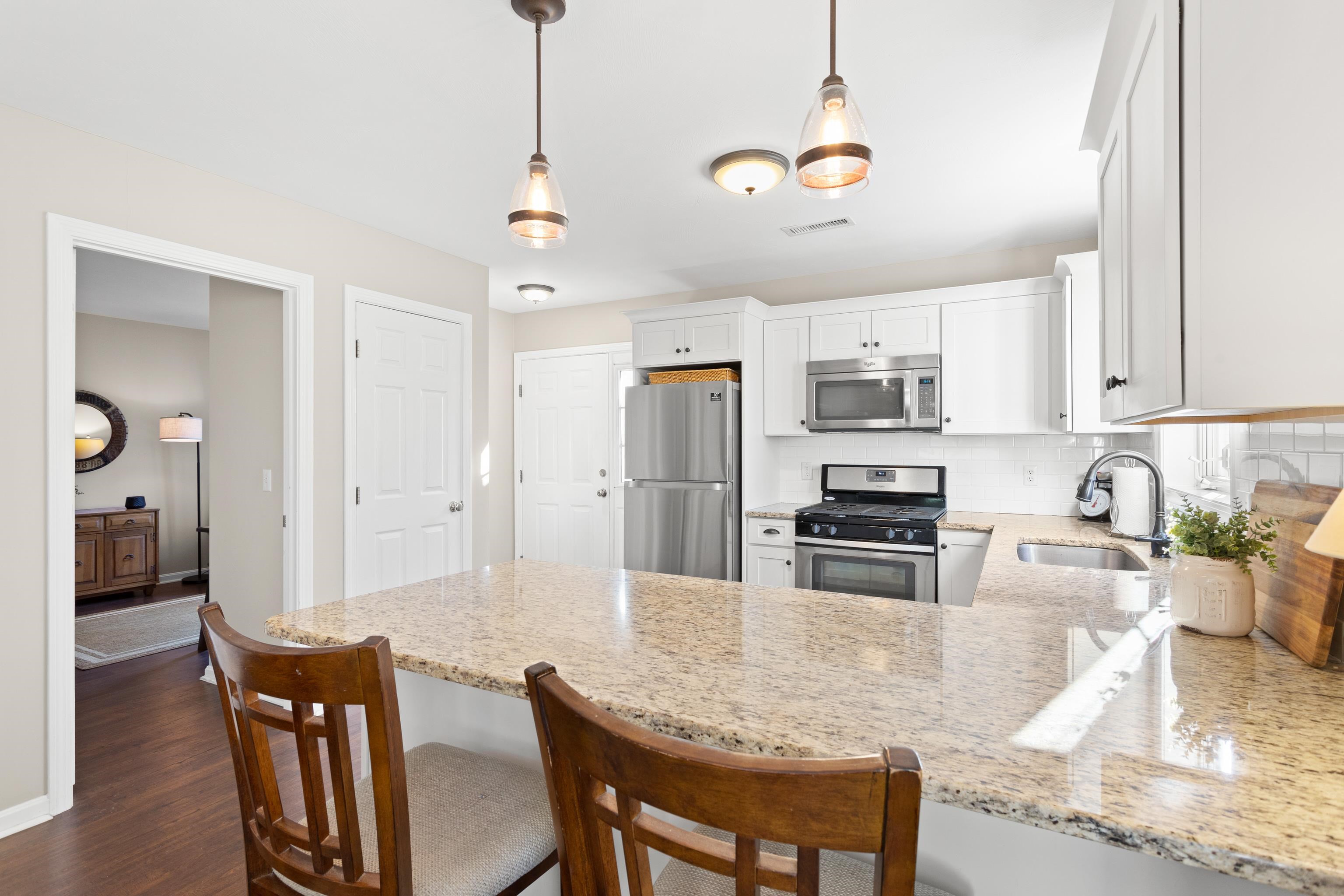 491 Mammoth Road Unit: 12