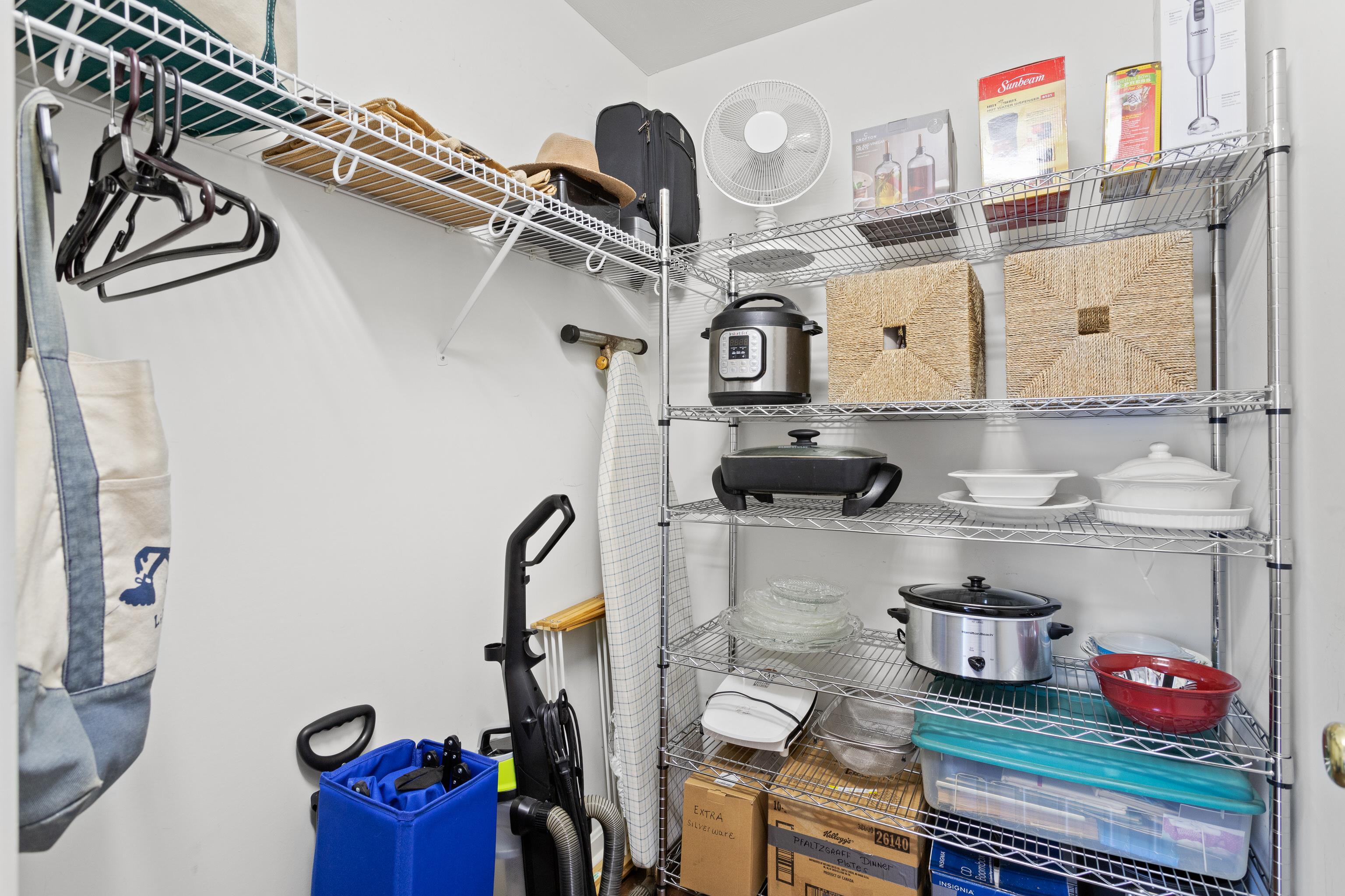 491 Mammoth Road Unit: 12