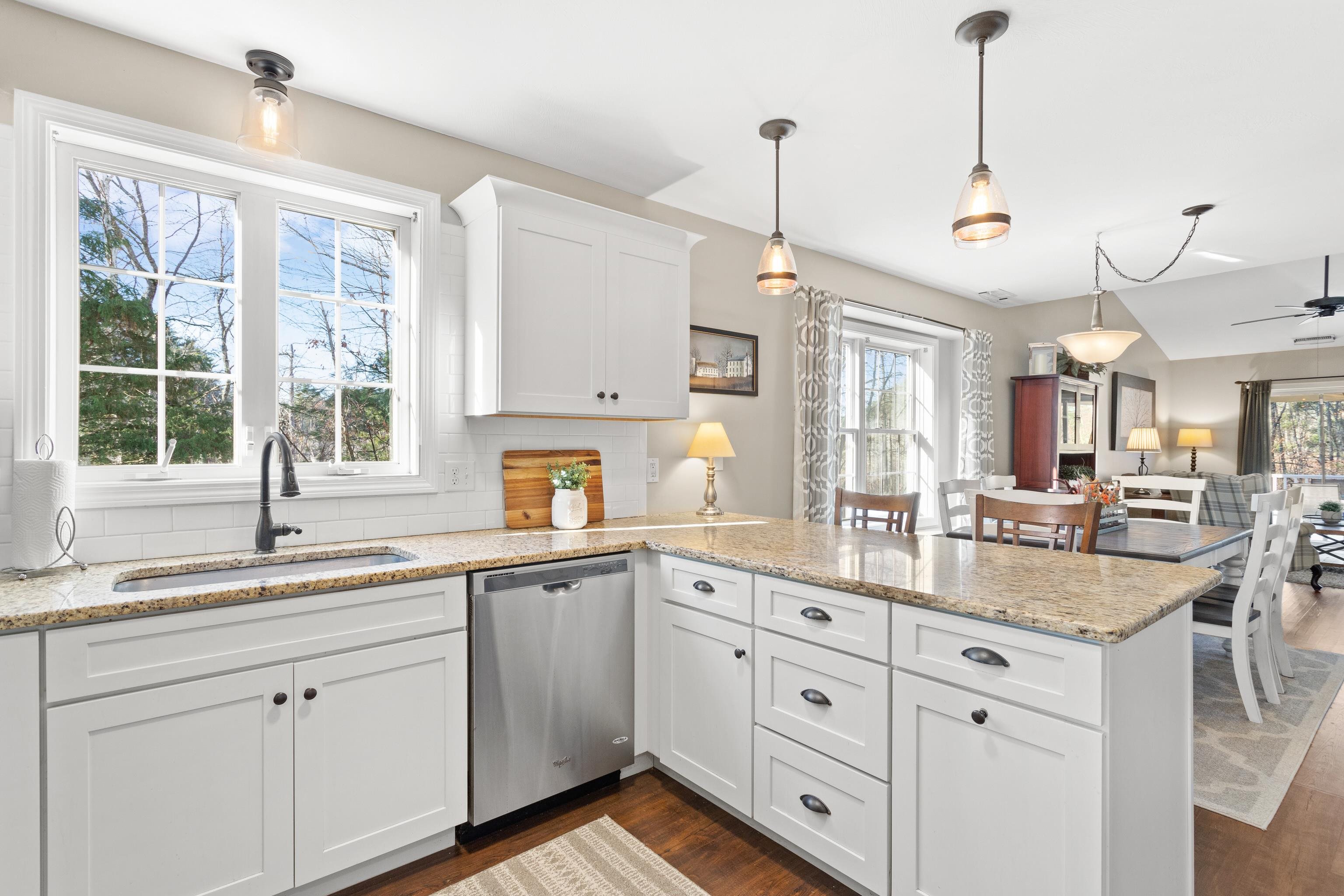 491 Mammoth Road Unit: 12