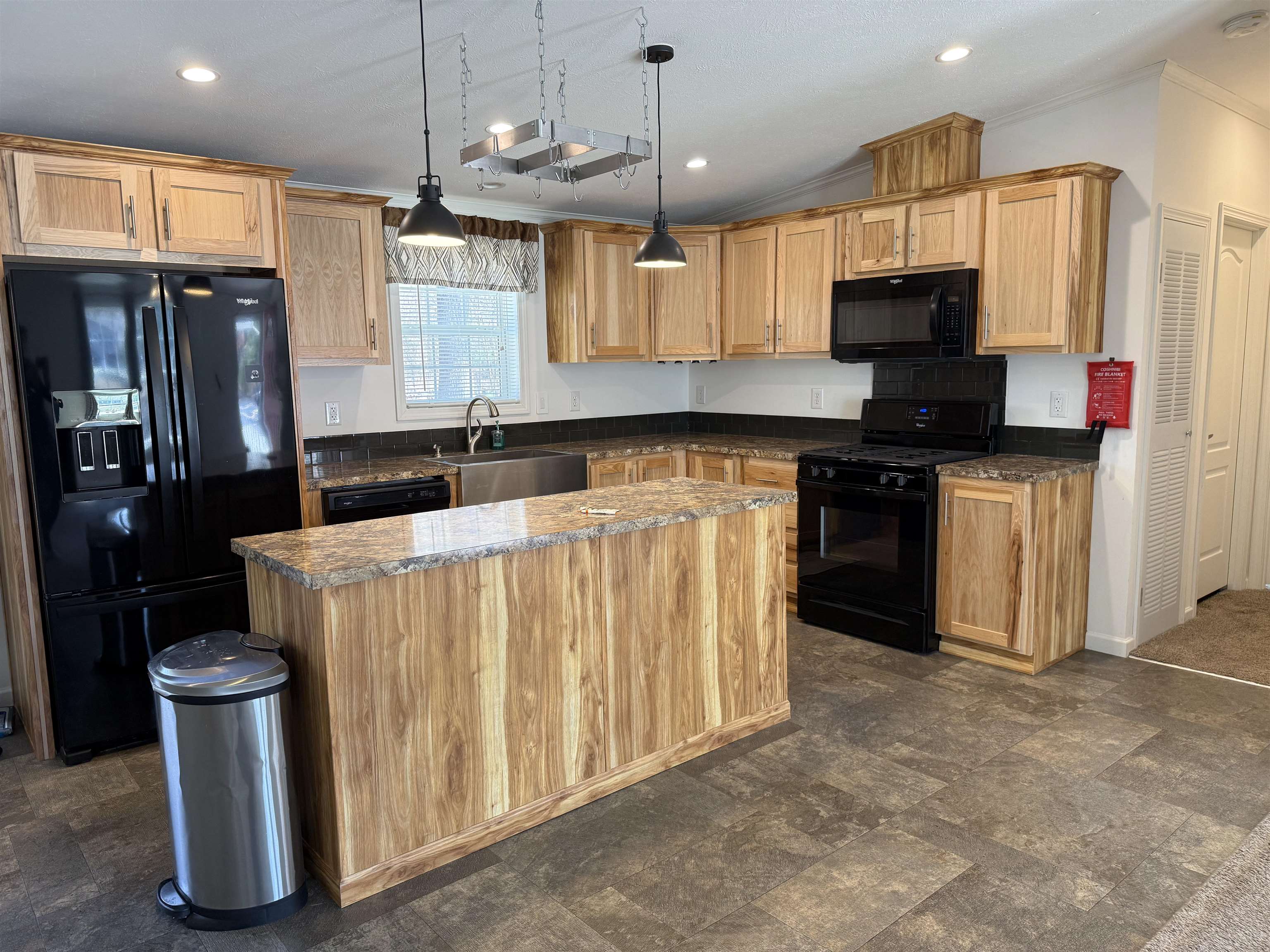 4 Ponderosa Avenue