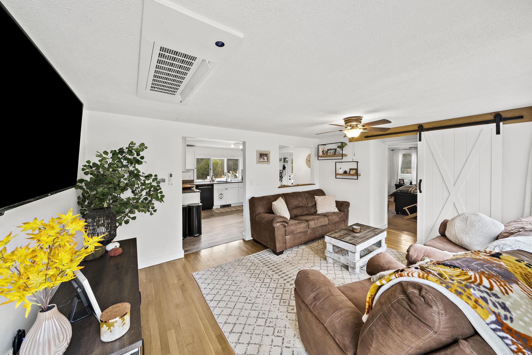 2 Iris Avenue