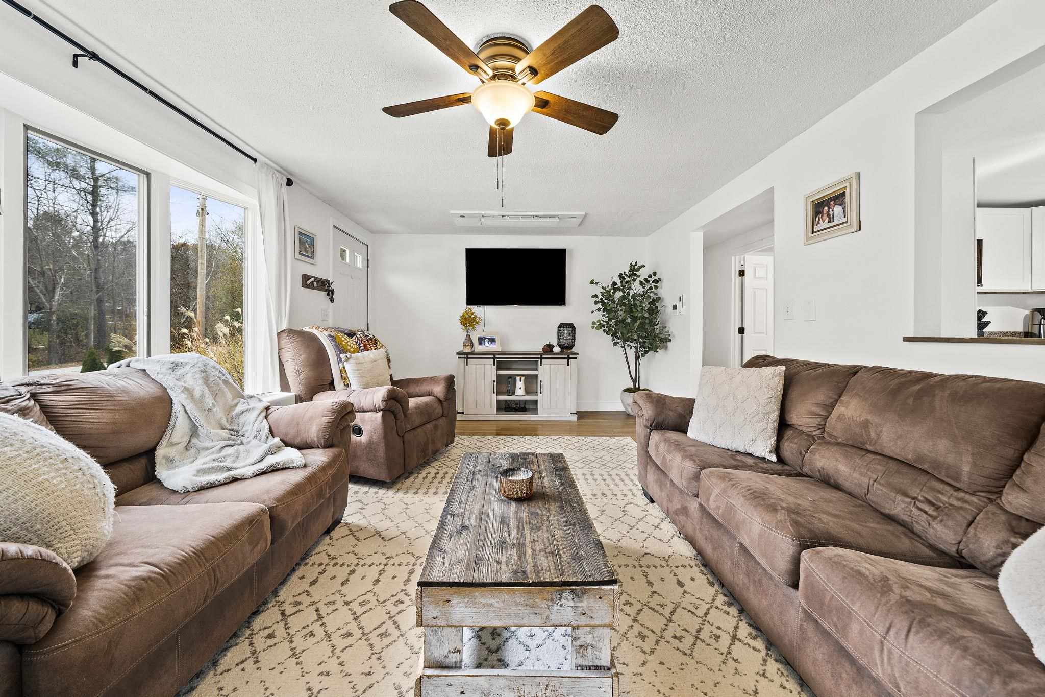 2 Iris Avenue