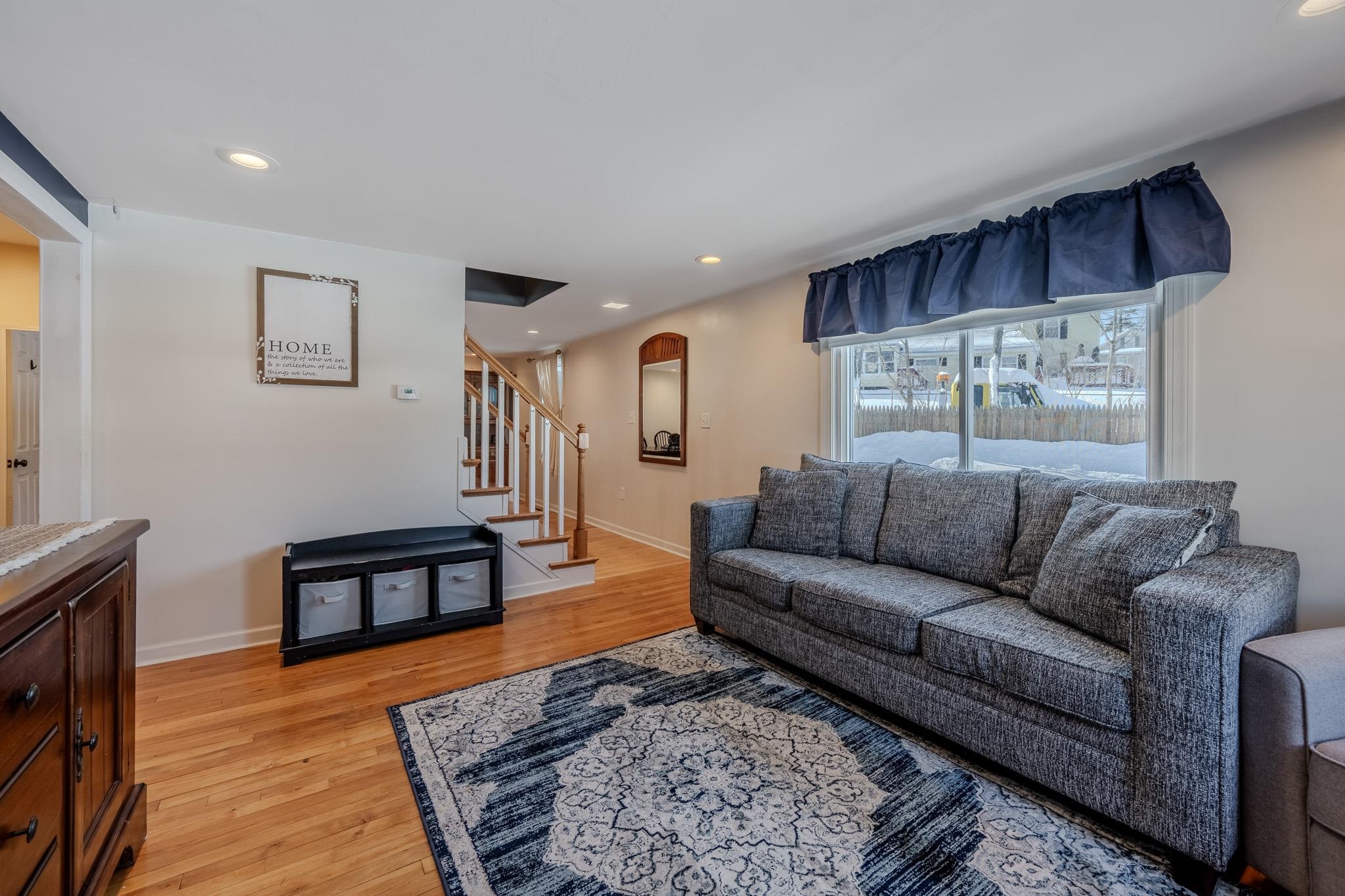 1 E Hobart Street