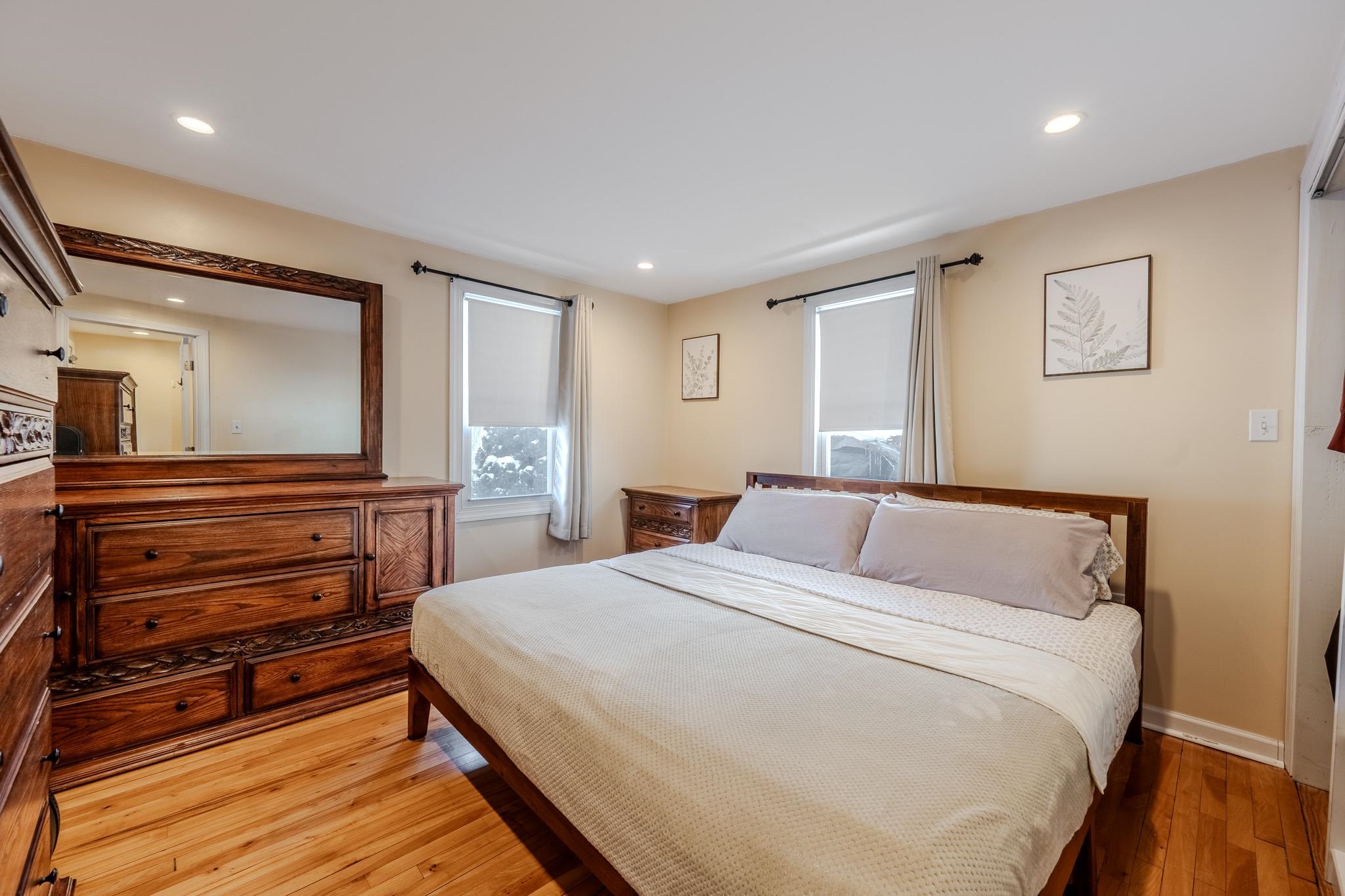 1 E Hobart Street