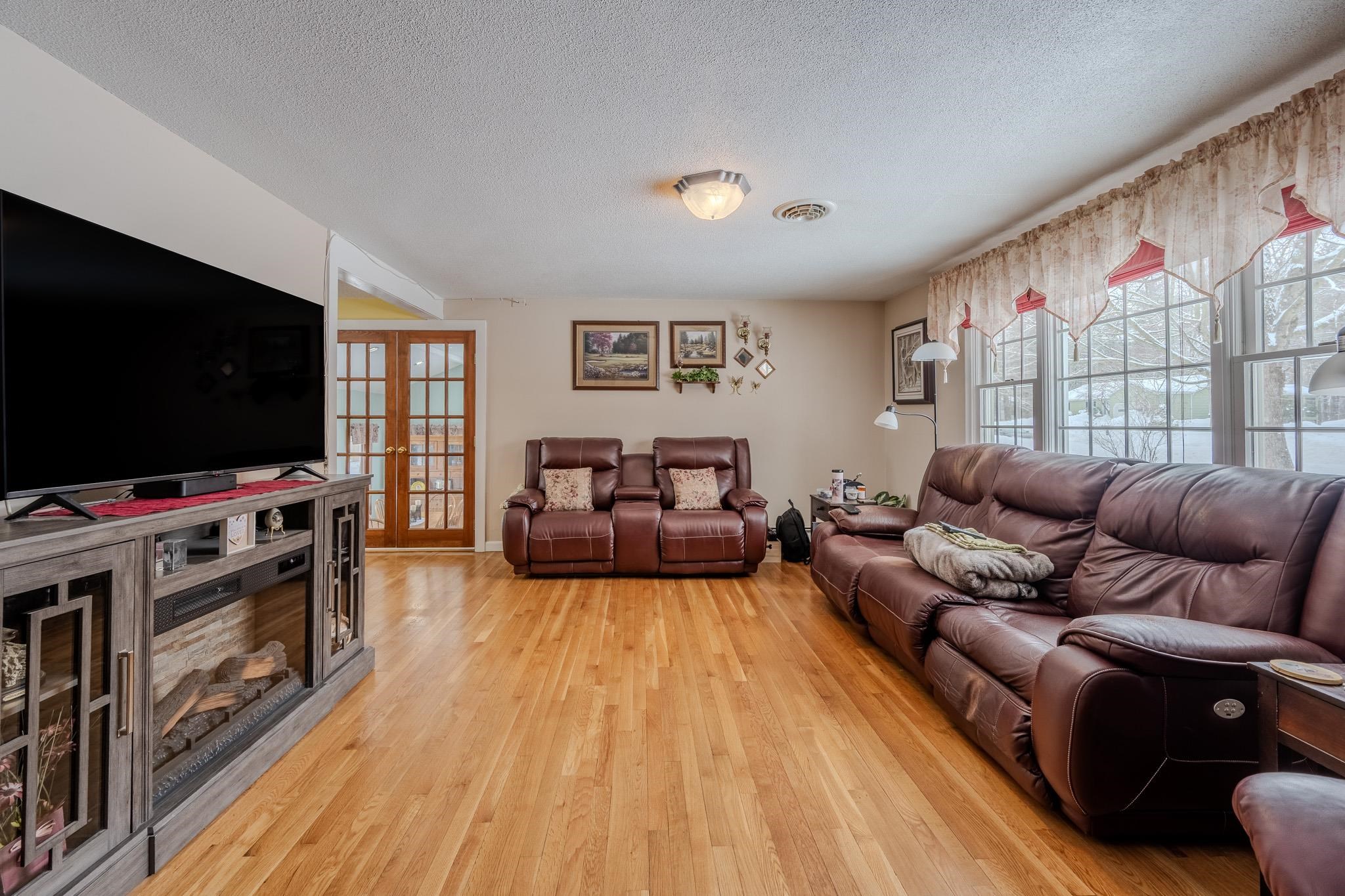 15 Easthill Drive