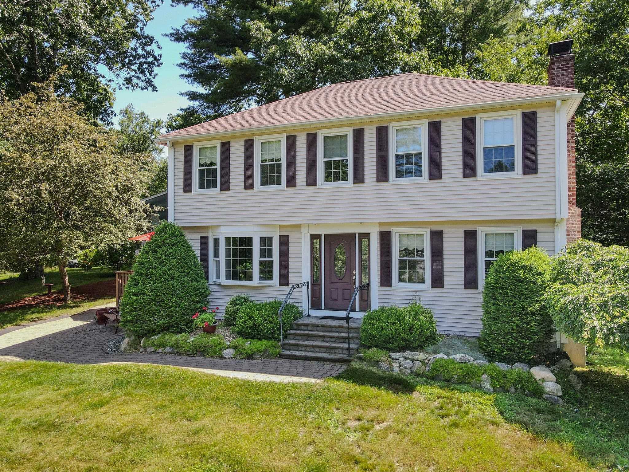 2 Paula Avenue