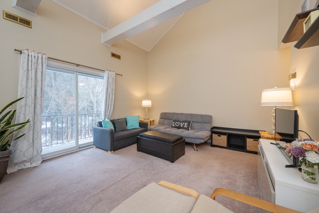 124 Tennis Plaza # 8