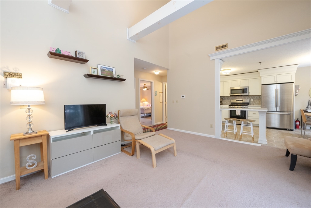 124 Tennis Plaza # 8