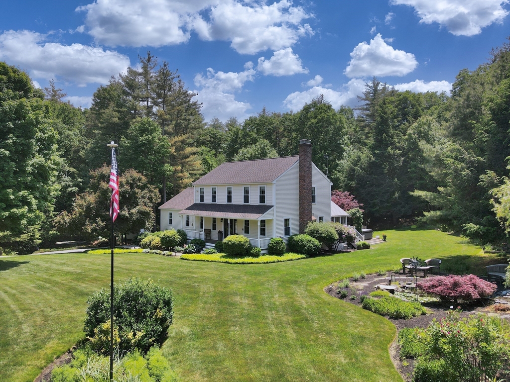 11 Pumpkin Brook Rd