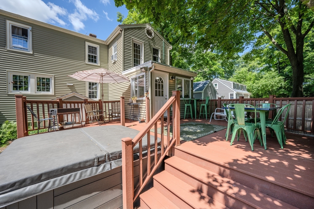 1186 Main St