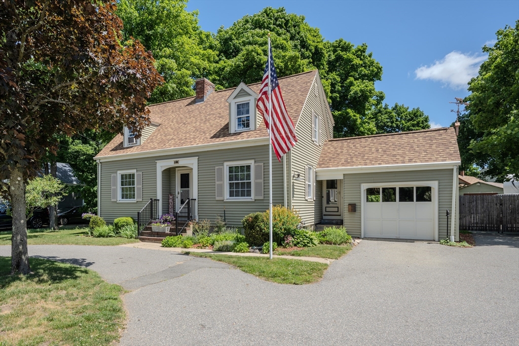 1186 Main St