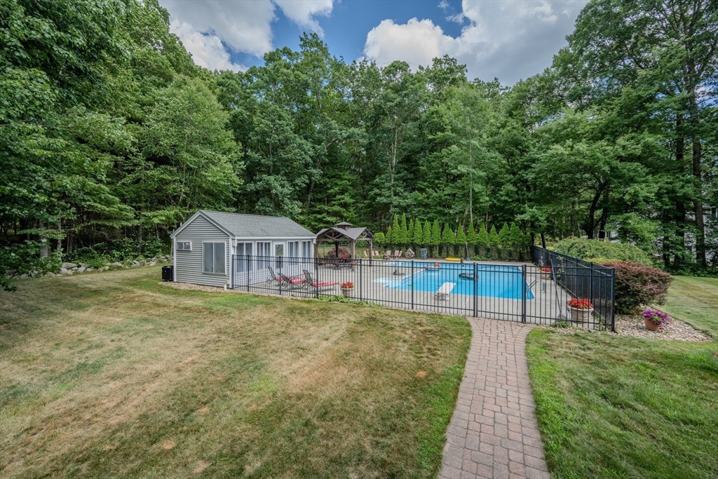 155 Heather Rd