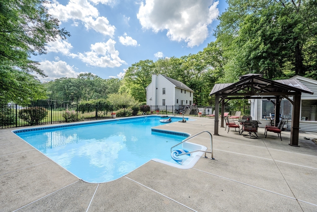 155 Heather Rd