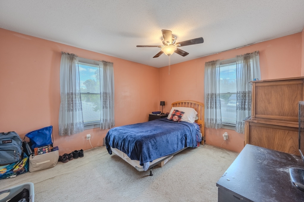 1430 Mammoth Rd