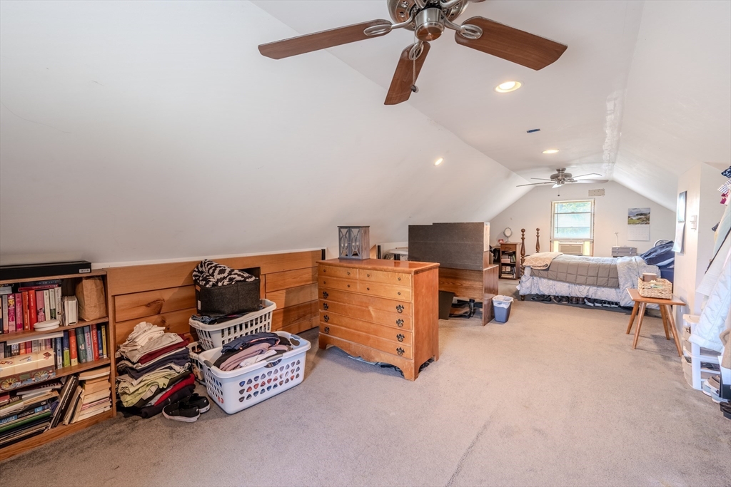 1430 Mammoth Rd