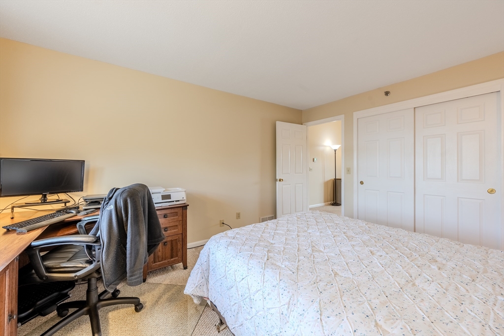 64 Tennis Plaza Rd # 4