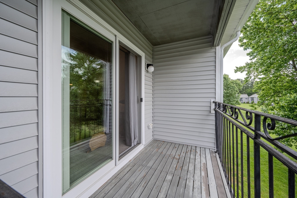 64 Tennis Plaza Rd # 4
