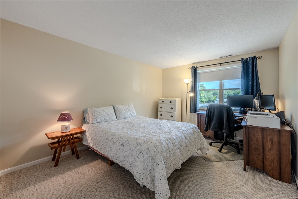 64 Tennis Plaza Rd # 4