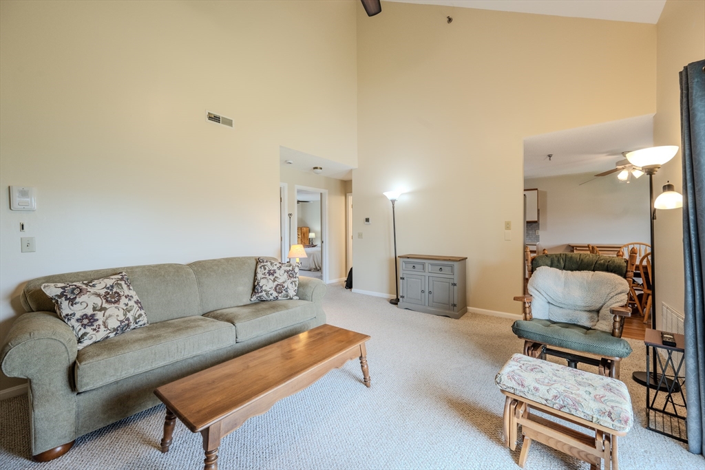 64 Tennis Plaza Rd # 4