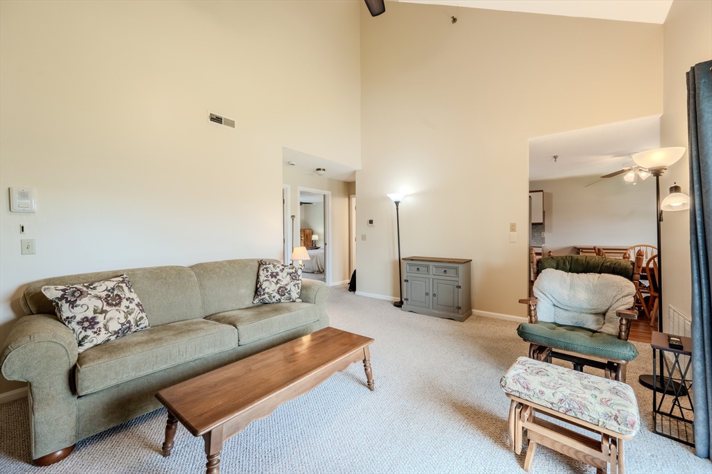 64 Tennis Plaza Rd # 4