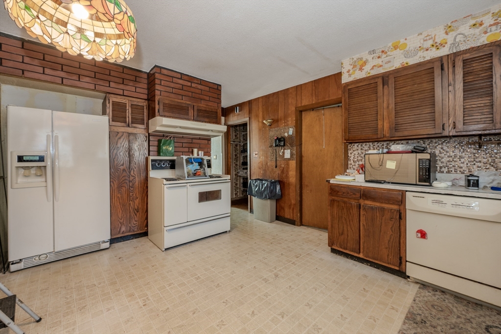 11 Huron St