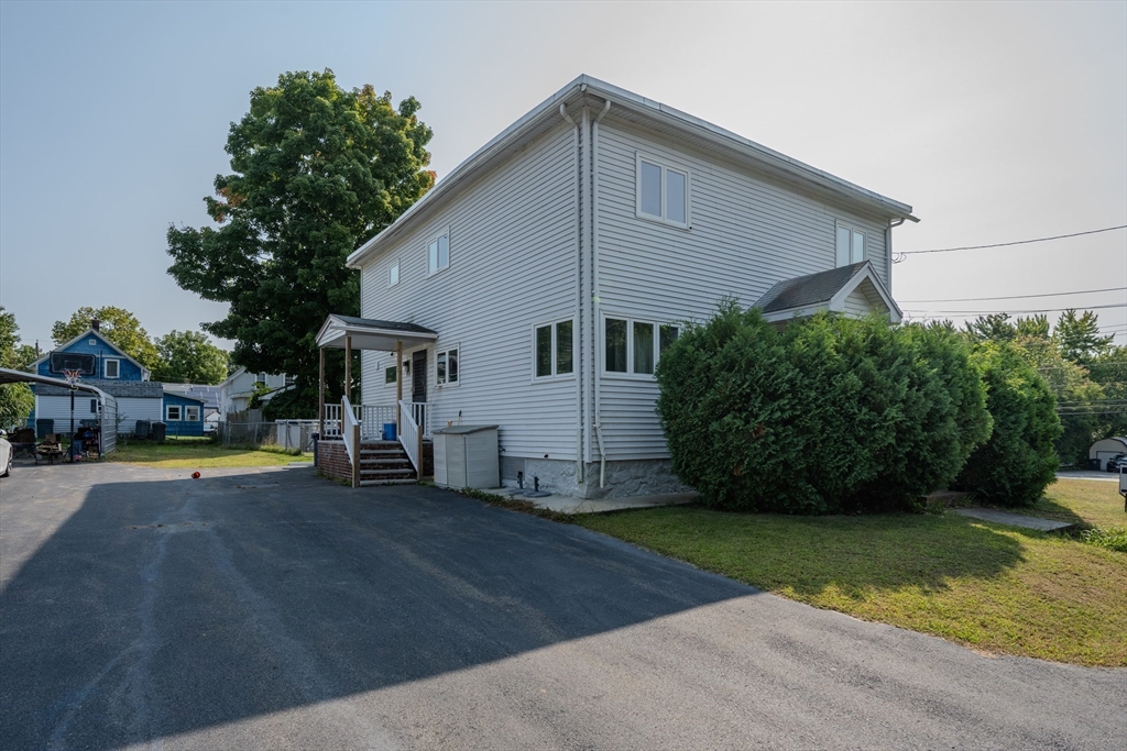 11 Huron St