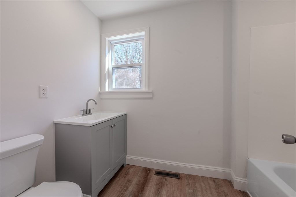 7 Pleasant St