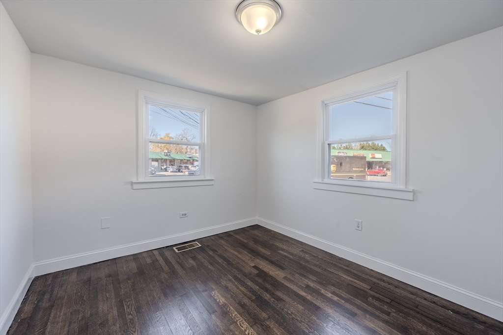 7 Pleasant St